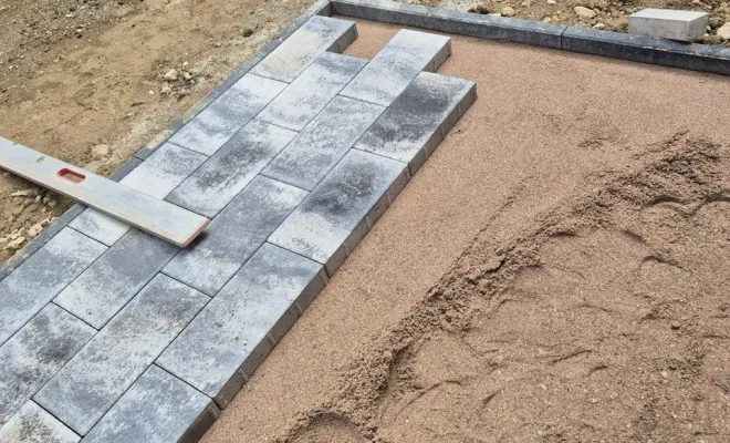 Aménagement d'une terrasse avec du vrai gazon à Nancy par SL Maçonnerie, Nancy, SL Maçonnerie